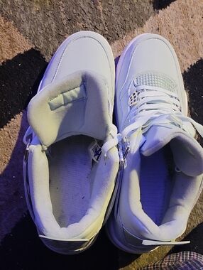 Light Green Men’s High-Top Sneakers Jordan Retro 4 No Soles